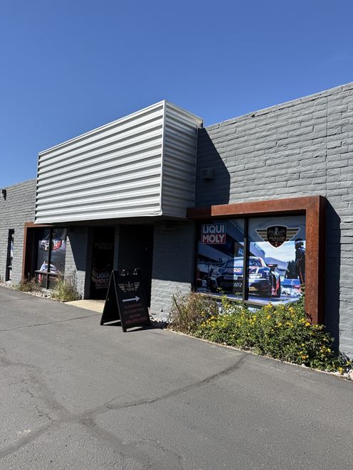 712 S Hacienda Dr