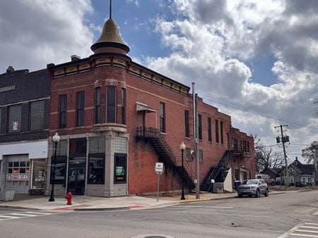 Retail space for Sale at 1830 4th St in Peru