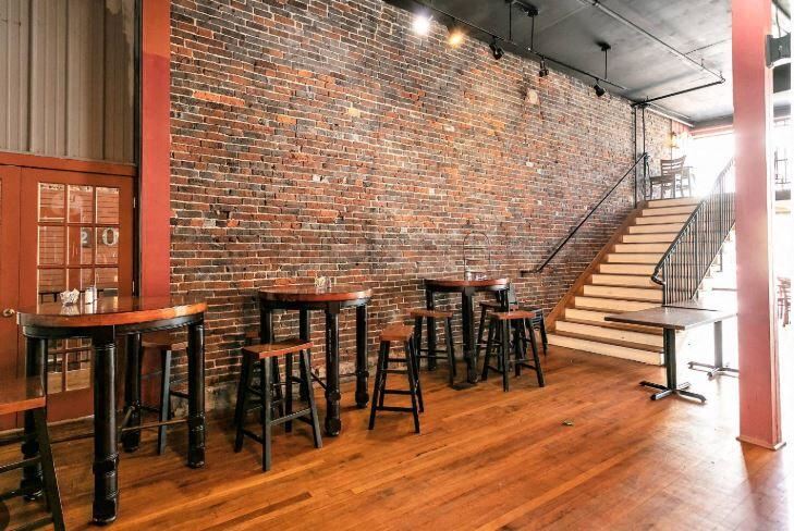 202 W Main St
