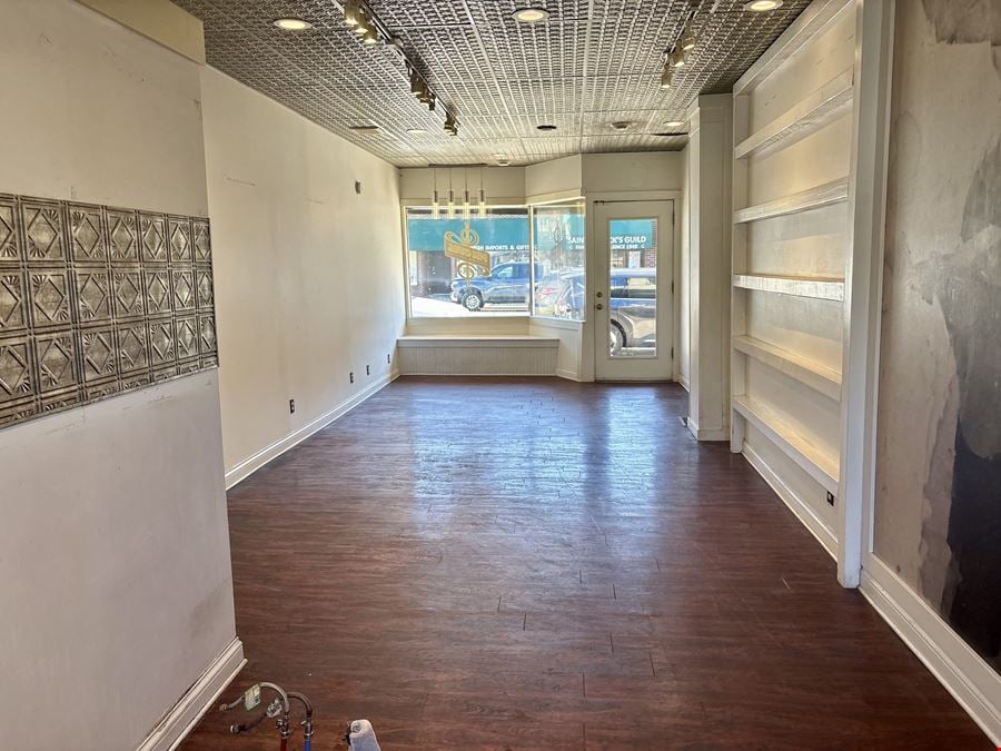 High Visibility Storefront on Bustling Commercial Corridor in Saint Paul
