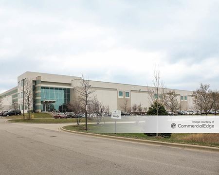 Industrial space for Rent at 800 South Weber Road in Bolingbrook