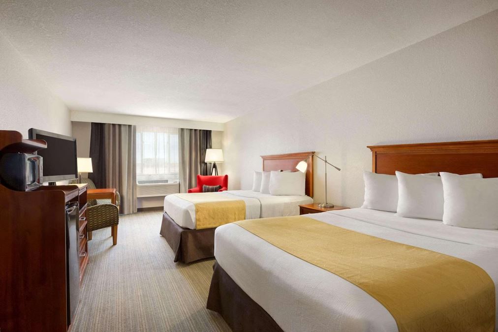 Country Inn & Suites Sidney