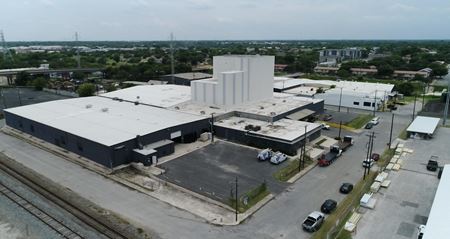 Photo of commercial space at 702 S San Fernando in San Antonio
