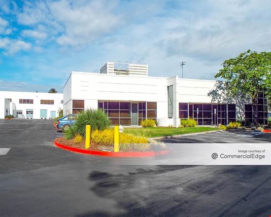 North Creek Parkway Center - 11804, 18706, 18804 & 18916 North Creek Pkwy