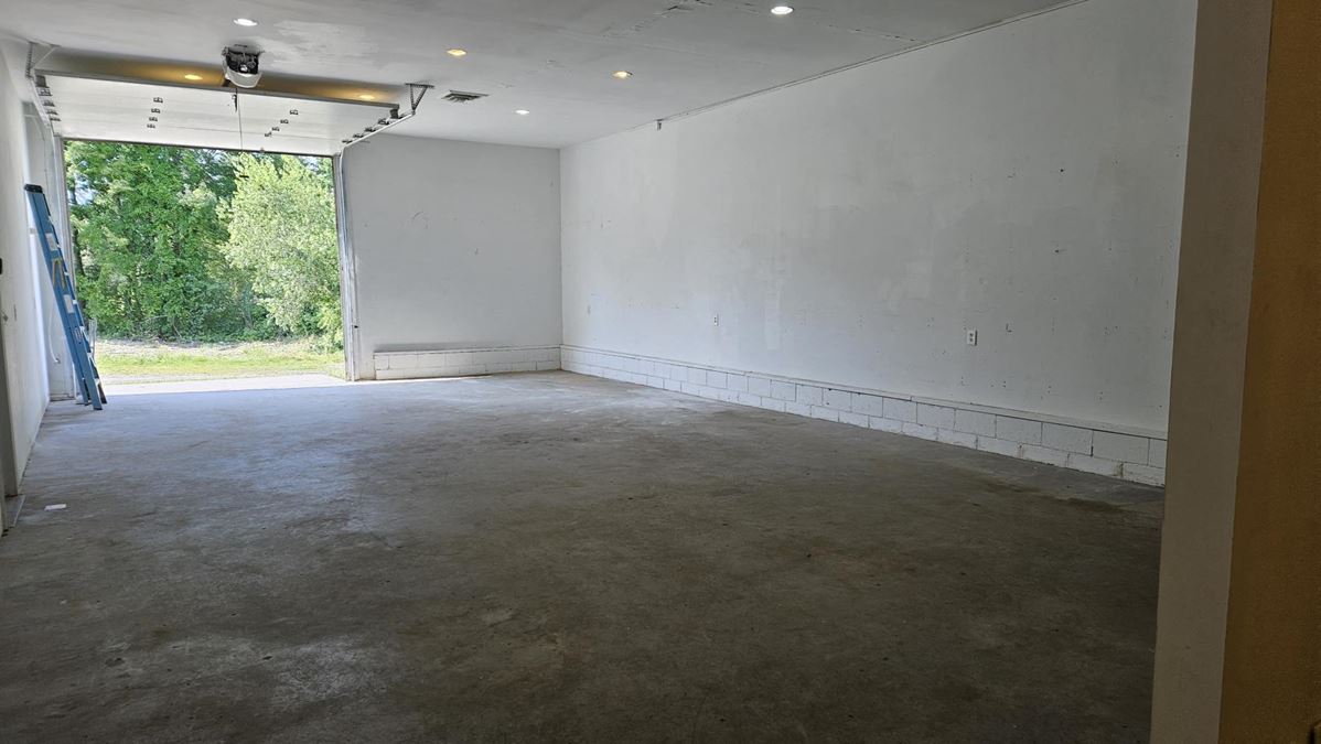 216 Central Street, Hudson, NH 03051