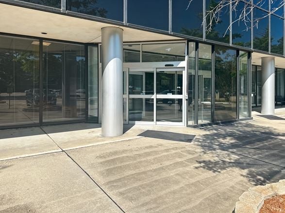 Regus - Lafayette - W Pinhook Rd