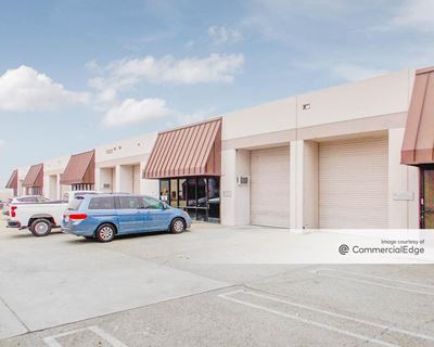 Fullerton Airport Commerce Center