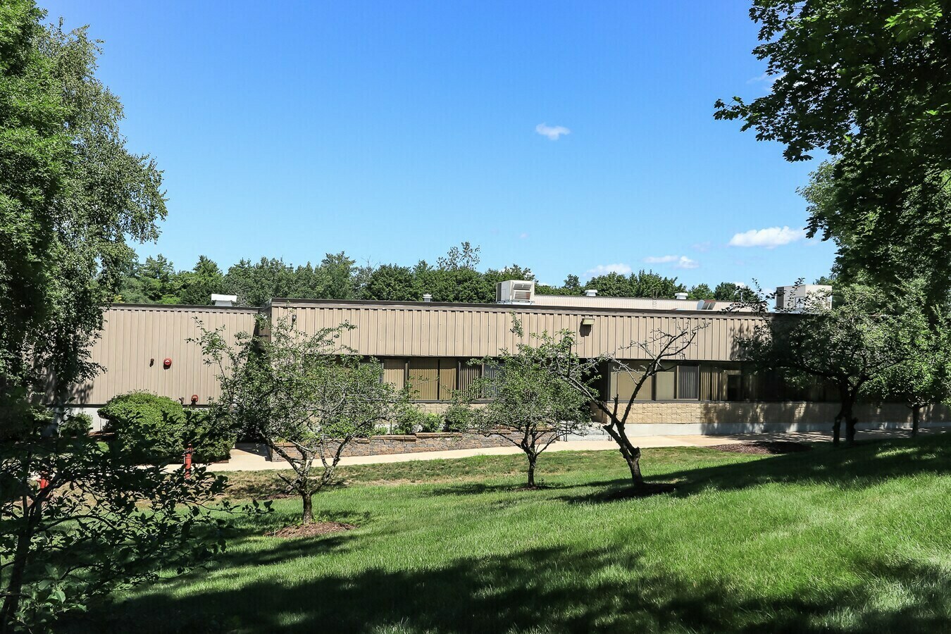 1 Bouchard St, Manchester, NH 03103