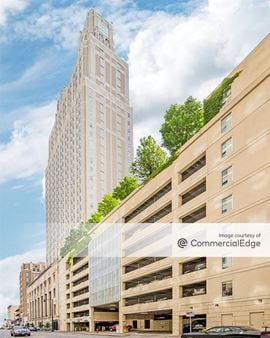 909 Walnut Street