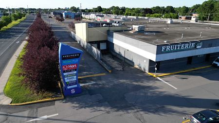 Retail space for Rent at 3900 boul. Taschereau in Greenfield Park