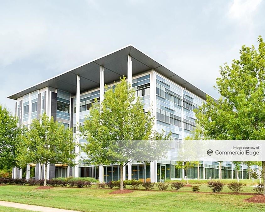 Charlotte Corporate Campus - 7815 Crescent Executive Drive