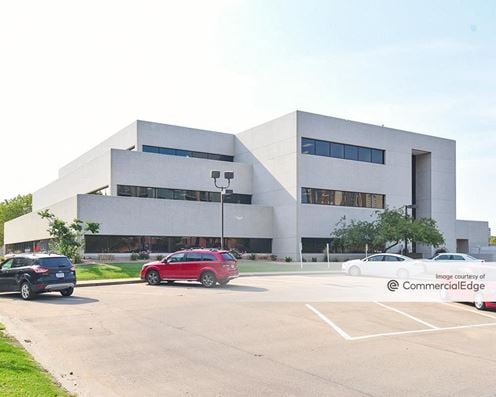 East Grand Office Park - 200 East Grand Avenue