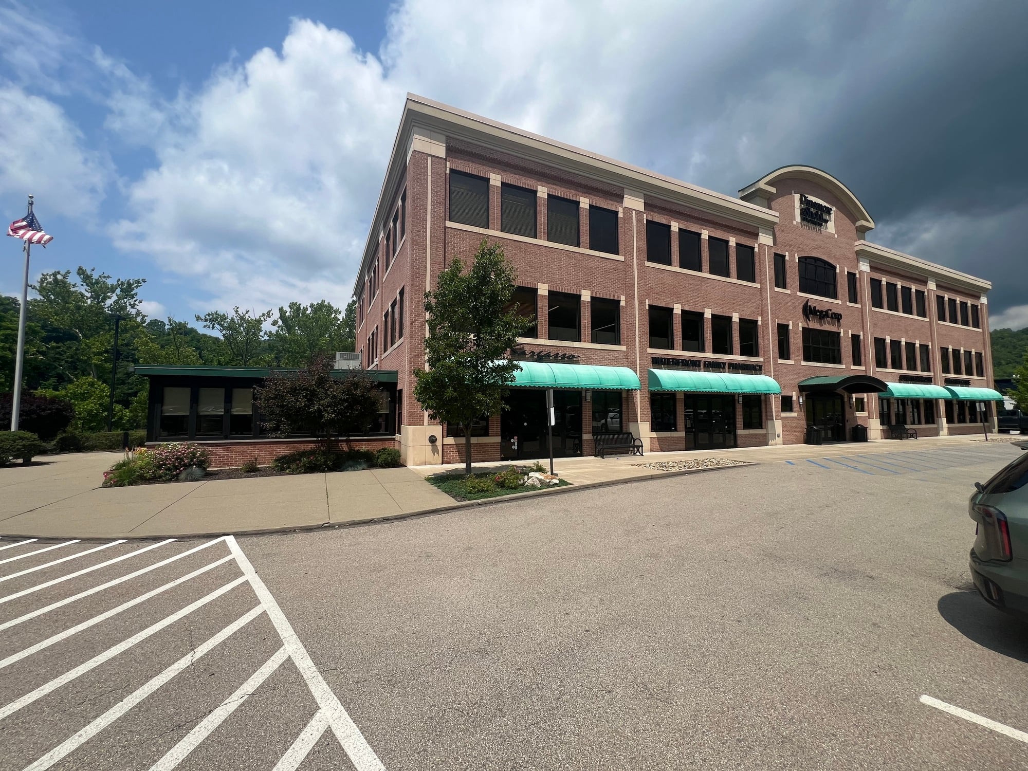215 Don Knotts Blvd, Morgantown, WV 26501