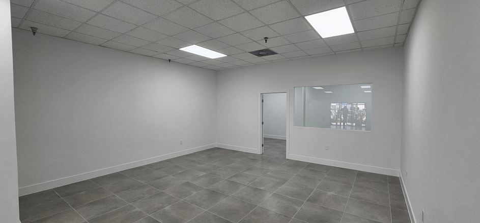 7218 NW 44th St