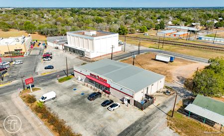 Retail space for Sale at 201 Lott St in Yoakum