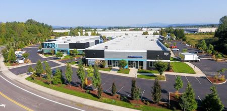 Industrial space for Rent at 17800-17900 NE Riverside Parkway in Portland