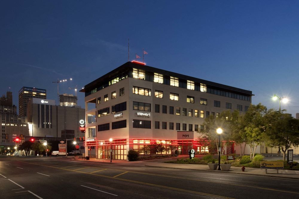 701 N.  Broadway Avenue, Suite 200