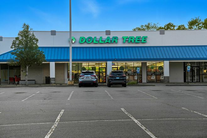 Woonsocket, RI - Diamond Hill Plaza