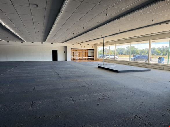A big open retail floor in downtown Mundelein