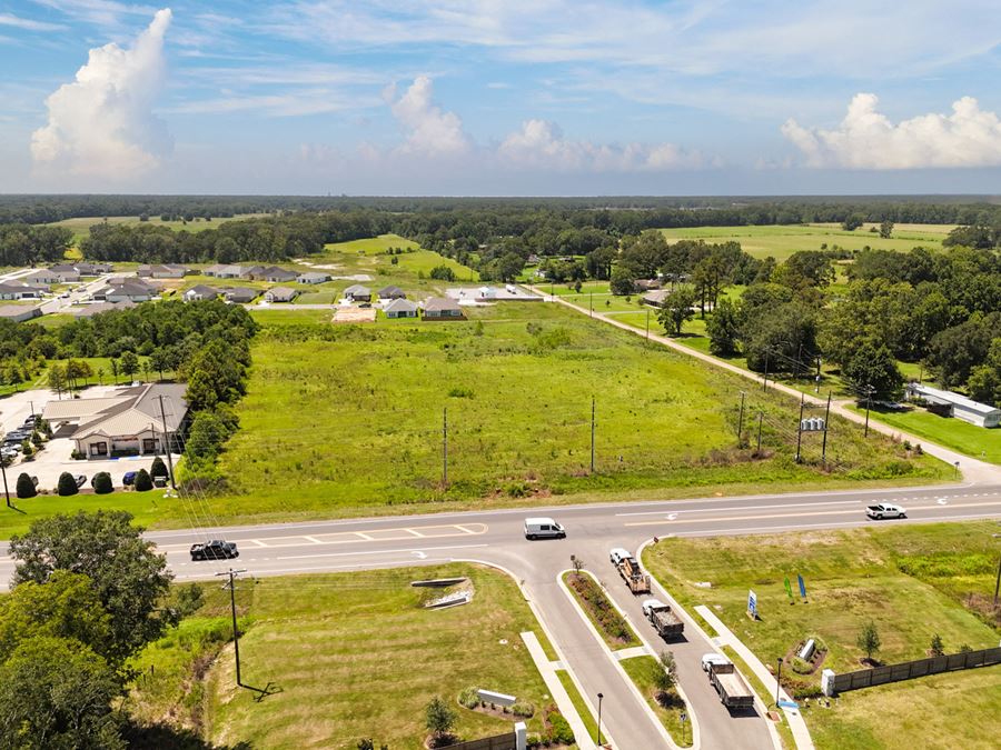 ±5.67 Acre Corner Development Site with Dual Frontage
