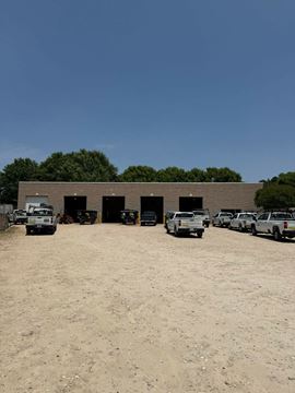655 Maywood Industrial Garage and Yard