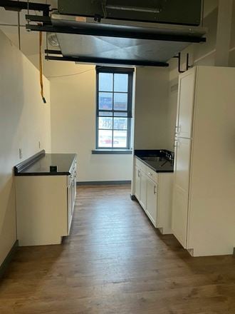904 S 4th Street