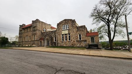 Photo of commercial space at 2701 E 43rd St in Kansas City
