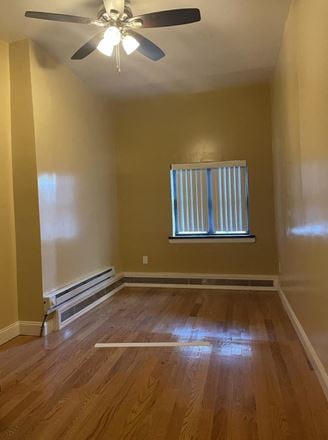 1146 Longfellow Ave
