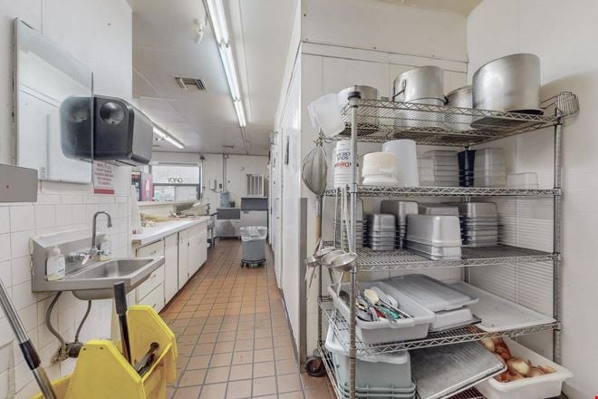 TURNKEY RESTAURANT INVESTMENT IN NORTHEAST HEIGHTS