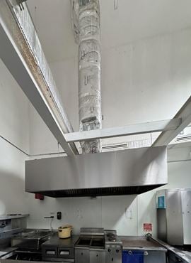 800 SF | 902 Broadway | One-Story Vented Retail Building in Bushwick for Lease