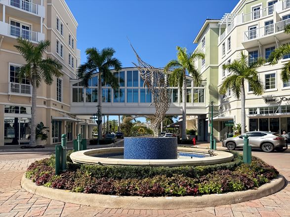 FL, Jupiter - Harbourside Place