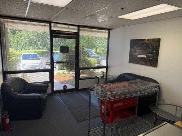 5293 Northeast Elam Young Parkway, Suite 190