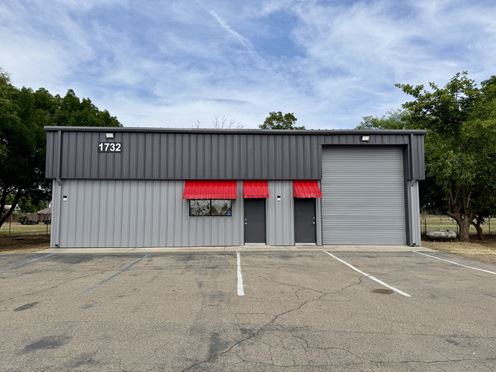 1732 E Yosemite