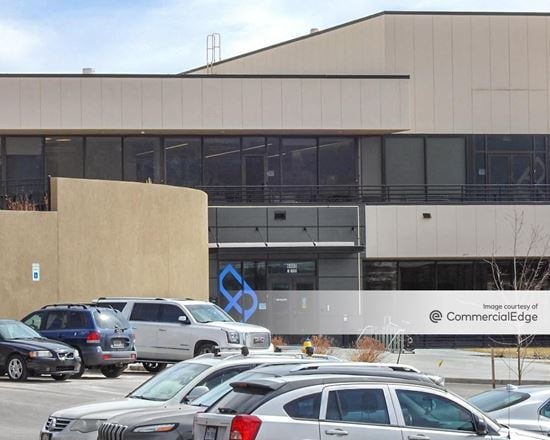 Everty Plaza at Woodmen