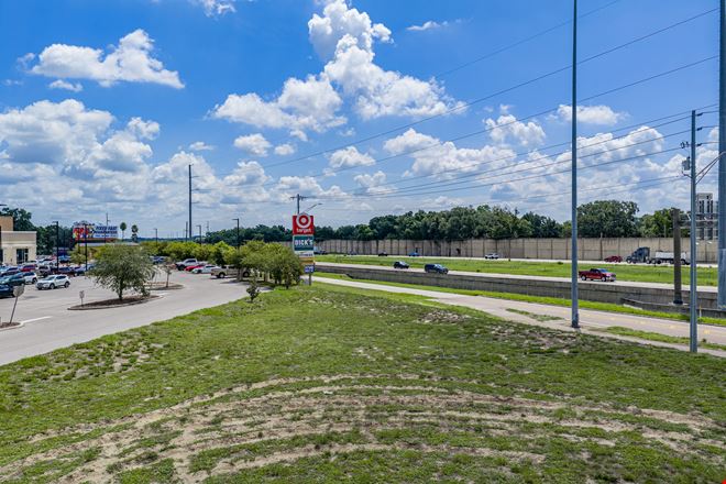 Lakeland Park Center Outparcel