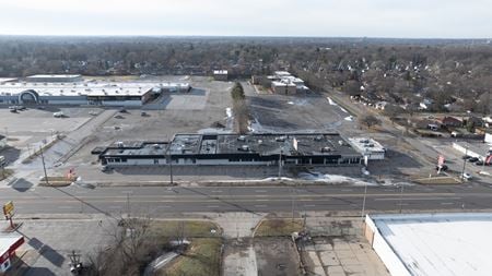 Retail space for Sale at 3316-3410 S Dort Hwy in Flint
