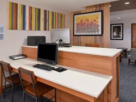 Holiday Inn Express & Suites Parkersburg Mineral Wells