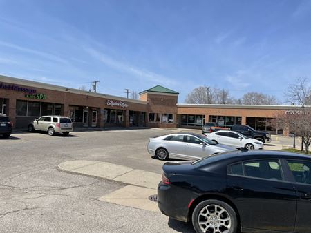 Lover's Lane Plaza - Novi