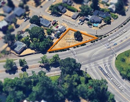 Photo of commercial space at 800 17th Street SE in Salem