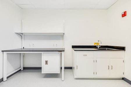 302      Space Photo Gallery 1