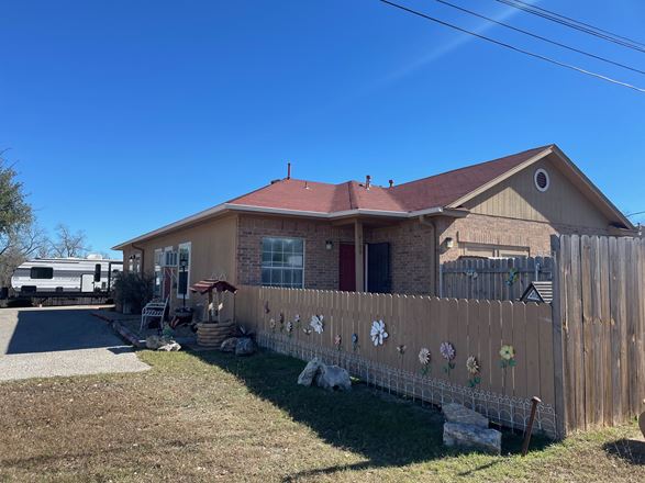 2100 S Bagdad Rd