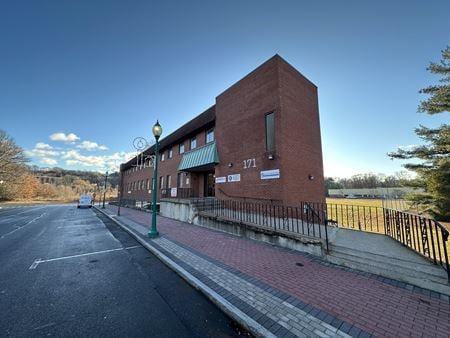 Office space for Sale at 171 Market Square in Newington
