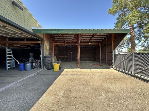 2201 Lake Ave