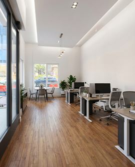 700 SF | 706 E 32nd Street | Vanilla Box Retail Space with Glass Frontage for Lease