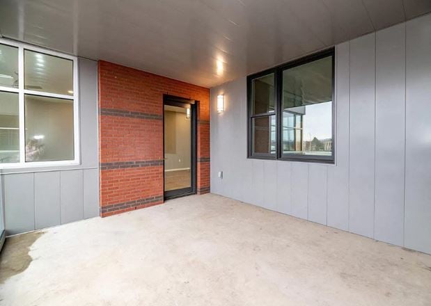333 W Depot Ave