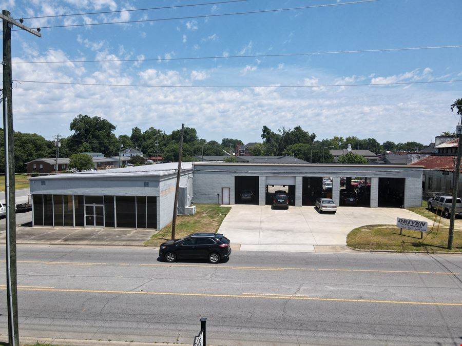 Downtown Area Vehicle Related Business | 140 W 3rd St