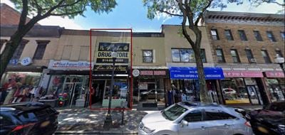 Great Foot Traffic Sign Street Visibility Well Established Pharmacy Retail Store Next To Buses!