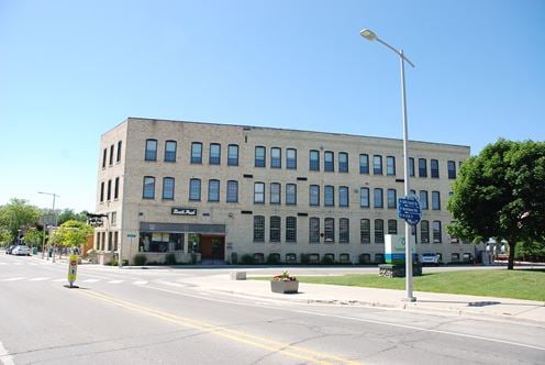 400 W Front St