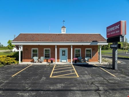 Retail space for Sale at 1704 Memorial Dr in Manitowoc