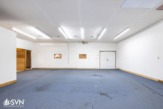 9,736 SF Warehouse w/Office For Lease